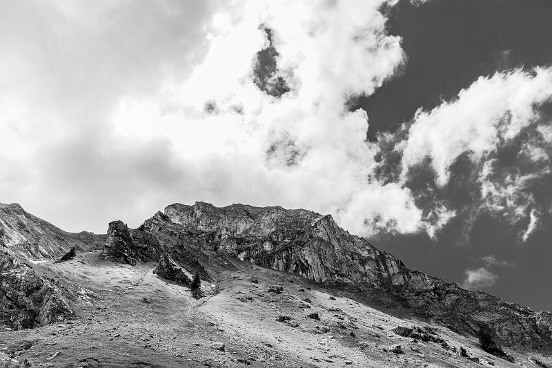 2019_06_12 (0062).jpg - Massif des Aravis vers le Mont Charvin (Juin 2019)